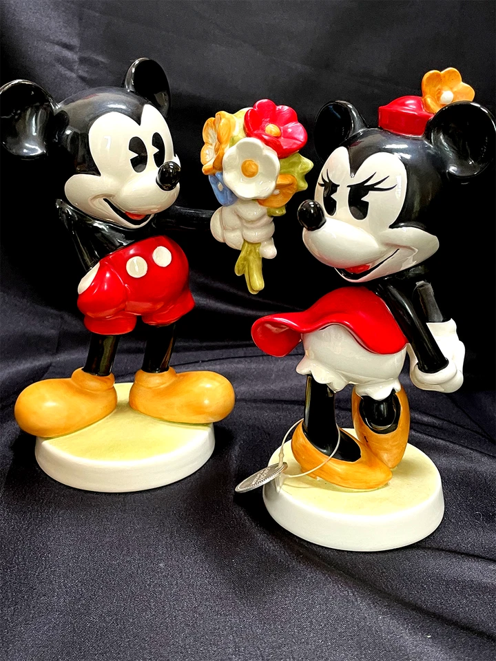 Conjunto de estatuillas de Mickey y Minnie Mouse Hummel Goebel Disney edición limitada Foto 1 de 4