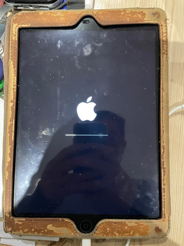 Apple iPad Air 1st Generation 128G Space Grey WiFi and Grade A condition - Image 1 of 4