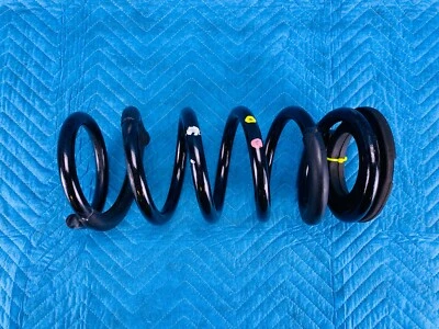 Infiniti QX56 QX80 Nissan Armada Rear Passenger Side Coil Spring w/Pad OEM - Image 1 of 4