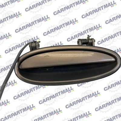 2004-2008 Pontiac Grand Prix Front Right Exterior Door Handle Assembly 10308590 - Image 1 of 4