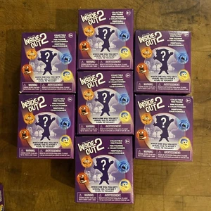 Inside Out 2 Collectible Mini Figure Set Open Box - 7 ungeöffnete Boxen - Bild 1 von 8