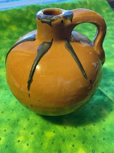 NICE SEWER TILE ART POTTERY HIGH GLOSS CARAMEL BROWN JUG PITCHER VASE 5x5 - Picture 1 of 12