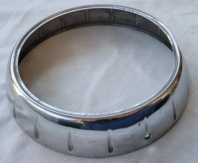 Anillo de ajuste de bisel de faro acanalado acanalado de acero inoxidable Mercury 1952-1954 raro fabricante de equipos originales Foto 1 de 4