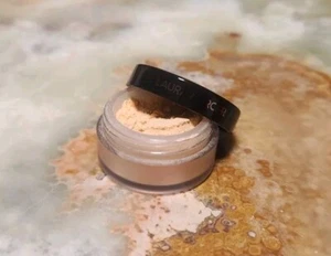 LAURA MERCIER Translucent Loose Setting Powder - Picture 1 of 6