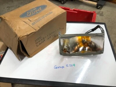 Luz giratoria de estacionamiento Ford LTD 1974 PARTE D4AB-13216AA de colección original nuevo de colección Foto 1 de 4