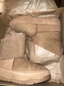 New FitFlop Original Mukluk Shorty Double Face Shearling Boots. Sz 8.5. Tan - Picture 1 of 5