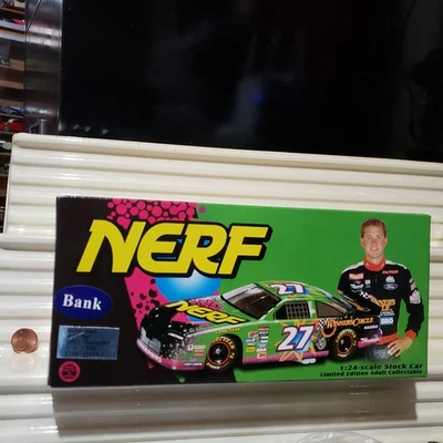 Acción 1/24 #27 Kenny Irwin para NERF 1997 APERTURA DEL CAPÓ Ford Car BANK NuBxd Foto 1 de 4