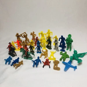 Vintage Plastik Figuren Lot, Cowboys Soldaten Indianer gemischt MPC Marx Tim Mee - Bild 1 von 8