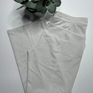 Lululemon | Softstream High-Rise Pant Regular in color Bone - Picture 1 of 4