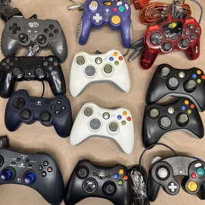 Game Controller LOT of 12Xbox PlayStation Gamecube, ma (FOR PARTS, Untested) - Picture 1 of 1