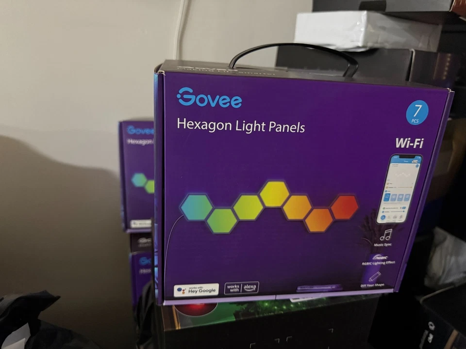 Paneles de luz hexagonales Govee Glide 7 piezas nuevos Foto 1 de 1