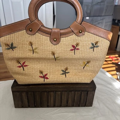 Bolso Fossil Boho con Flores Bordadas Cuentas de Madera Ratán Bolso de Verano Núcleo de Casa Foto 1 de 4