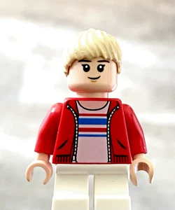 LEGO Light Nougat Flesh Little Girl, Blond Hair, Smile, Open Jacket, Short Legs - Picture 1 of 1