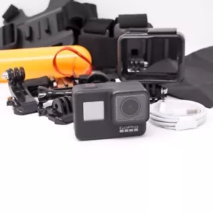 GoPro Hero 7 Black Action Camera Bundle - Great Condition - Picture 1 of 9