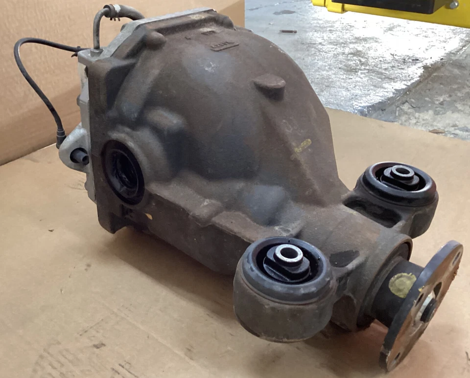 2011-2015 INFINITI G25 REAR DIFFERENTIAL RWD 3.36 RATIO OEM - Image 1 of 4
