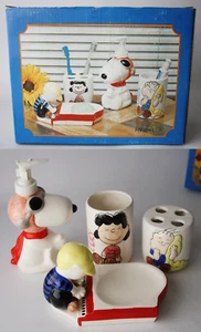 VINTAGE 80'S SNOOPY LINUS LUCY CERAMIC BATHROOM SET LIQUID SOAP DISPENSER NEW ! - Picture 1 of 9