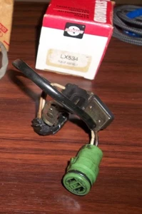 Distributor Ignition Pickup coil Standard LX-534 ALL Toyota 2.4 ENGINE 1982-90 - Picture 1 of 4