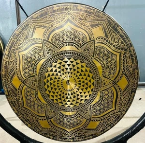 Gong tibetano grabado con flores para la curación de chakras | Herramienta de meditación artesanal - Imagen 1 de 4