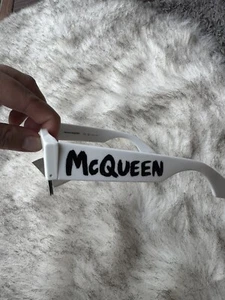 Gafas de sol cuadradas Alexander McQueen con logotipo de acetato | blancas | Anteojos PVP £220 - Imagen 1 de 8