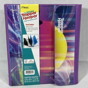 Retro MEAD ORIGINAL TRAPPER KEEPER lila gelb PLANETENLANDSCHAFT BINDER Brandneu - Bild 1 von 5