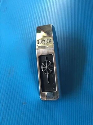 Ajuste para Toyota Corona RT60 Mark II parrilla delantera emblema insignia nos Japón Foto 1 de 4