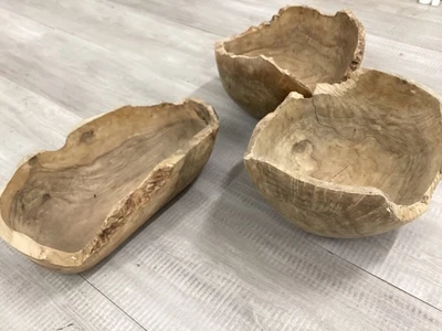 3 x Vintage Hand Made Rustic Wooden Bowls - Image 1 of 2
