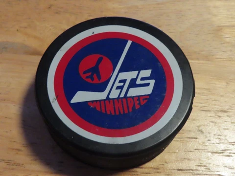 Vintage 1980's WINNIPEG JETS Viceroy Puck Dale Hawerchuk Randy Carlyle Cover