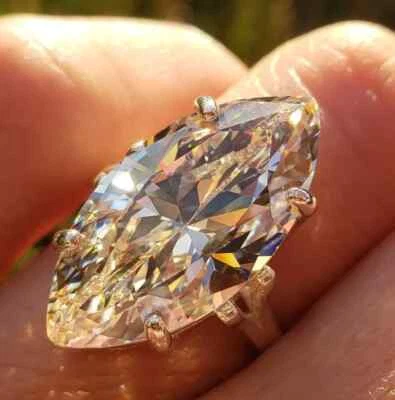 Anillo solitario de diamantes blancos tratados con certificación de 6,00 quilates. Plata 925. Gran brillo Foto 1 de 4