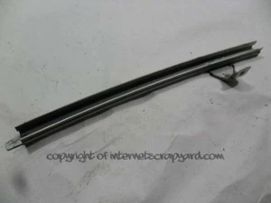 Toyota Hiace Gen4 Mk4 RH OSF puerta cristal ventana guía carril pequeño ref 18 - Imagen 1 de 2