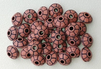 Cuentas de plástico antiguas del Viejo Mundo agujero grande pátina de terracota 25 piezas. pack Foto 1 de 2