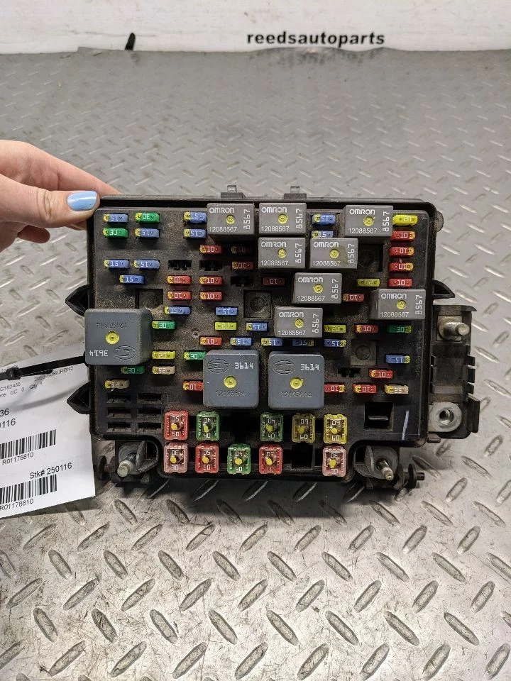 Motor de caja de fusibles compatible con 03-07 HUMMER H2 1178810 Foto 1 de 4