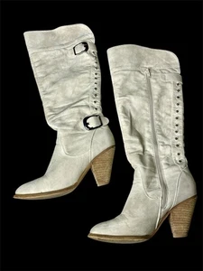 Stivali al ginocchio scamosciati borchie NON CLASSIFICATI US 7,5 Come tacco zip laterale Rockabilly vedi - Foto 1 di 12