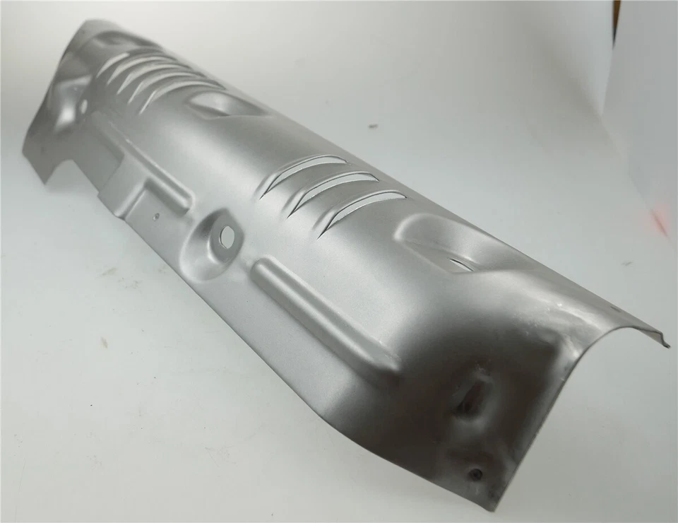 TOYOTA LandCruiser Abdeckung Krümmer 1HZ Motor ohne AGR J7 J8 J105 HZJ78 HZJ79.. - Изображение 1 из 1