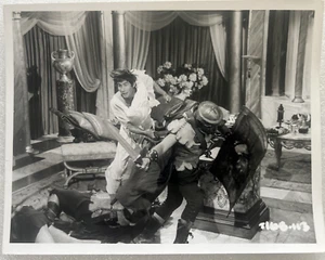 Carry On Cleo Press Photo - Jim Dale as Horsa - 1964 Original 10" x 8" - Bild 1 von 4