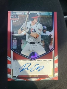 Panini Stars & Stripes 2025 EE. UU. Collegiate Auto RARO Dean Curley #D a 99!!! - Imagen 1 de 2