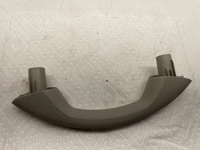 原始设备制造商灰色内门把手适用于 2004 2005 年 2006 - 2009 年道奇 Durango 0YS11BDXAA — 第 1/4 张图片