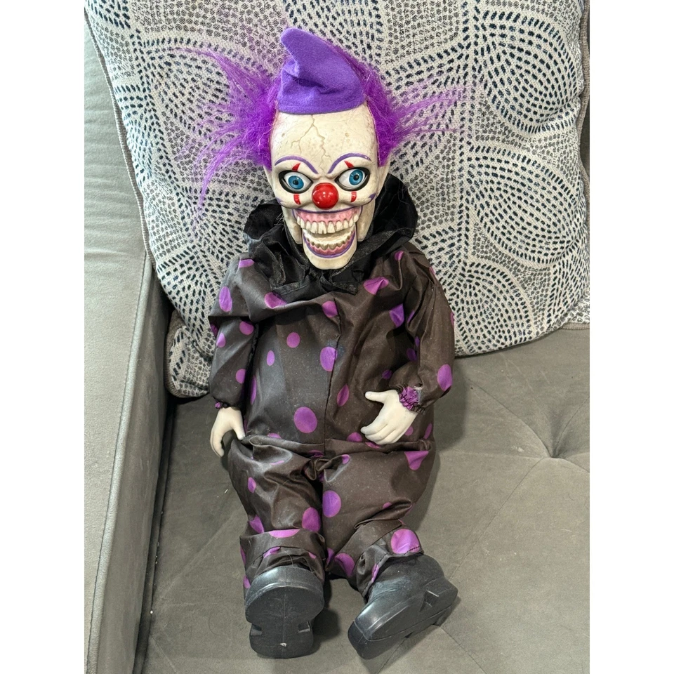 Creepy Scary Clown Prop Halloween Decoration Animatronic 21 1/2" talks - Image 1 of 4