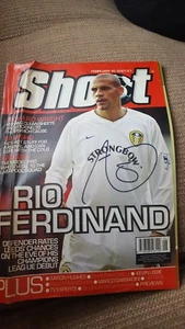 SIGNED SHOOT MAGAZINE FEB 2001 GOOD CONDITION RIO FERDINAND - Picture 1 of 1