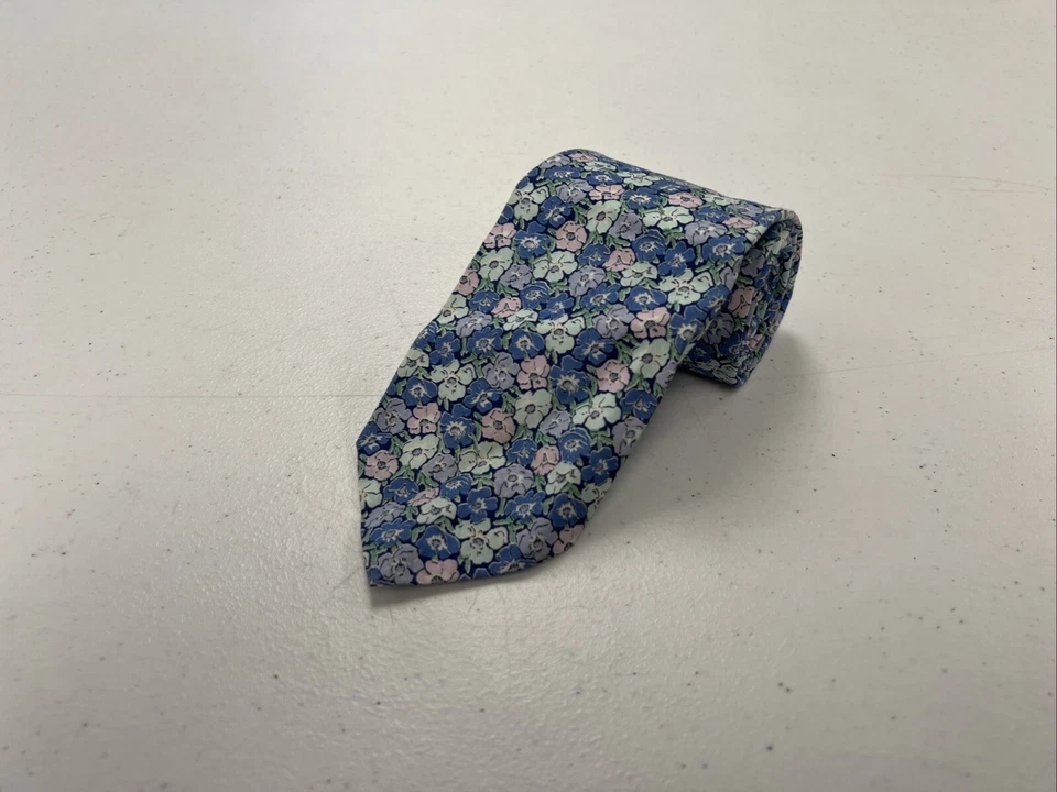 Gravata Saks Fifth Avenue masculina azul floral gola de seda US$ 125 - Imagem 1 de 4