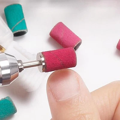 Broca para uñas limpiador de uñas banda de lijado eje para lijado Foto 1 de 4