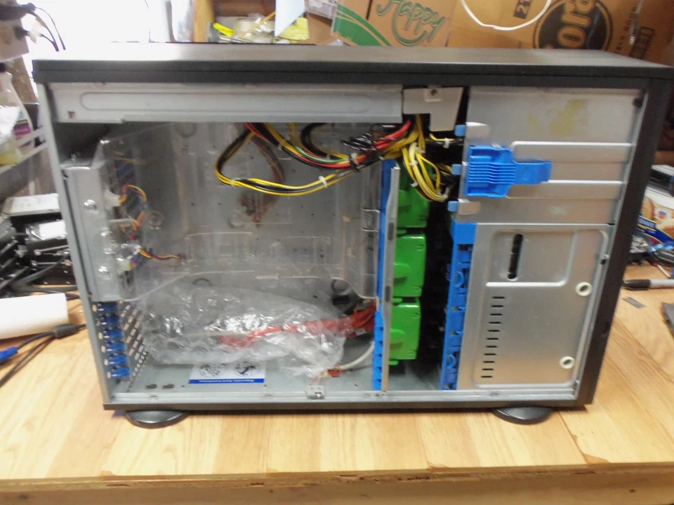 SuperMicro Server Case With Exteras - Image 1 of 4