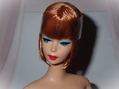 Barbie 2010 Titian American Girl Doblado Pierna Reproducción Muñeca Desnuda ~ Recién Sin Caja Foto 1 de 4