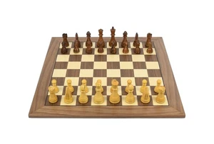Tablero de ajedrez de nogal DGT con modernas piezas de ajedrez de madera Staunton (Reino Unido) - Imagen 1 de 8