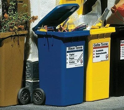 Pola 333206 G Scale Garbage Bins -- Blue pkg(2) - Image 1 of 1