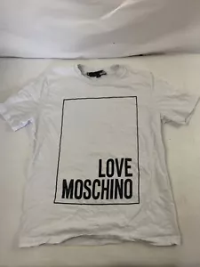 Camiseta Love Moschino Para Hombre Caja Logotipo Gráfico Blanca Talla Mediana M Mediana - Imagen 1 de 4