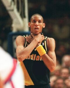 1994 Indiana Pacers REGGIE MILLER Glossy 8x10 Photo Choking Sign Print