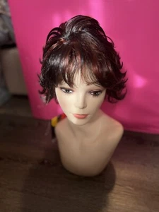Motown Tress Vegas Women Of Color Wig Feathered Short Pixie color 2F 350 NIB - Picture 1 of 8