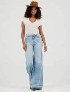 HOT DEAL WRANGLER Women's High Rise Wide Leg Jean Oasis(112364619) - Picture 1 of 7