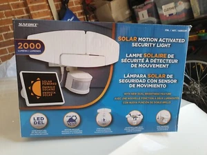 Sunforce Triple Head LED Motion Activated Solar Security Light 2000 Lumens NEW - Picture 1 of 9