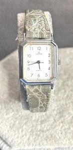 A Nice Ladies LORUS Silver Quartz Wristwatch - 2 Pce Grey/Green Leather Strap - Picture 1 of 2
